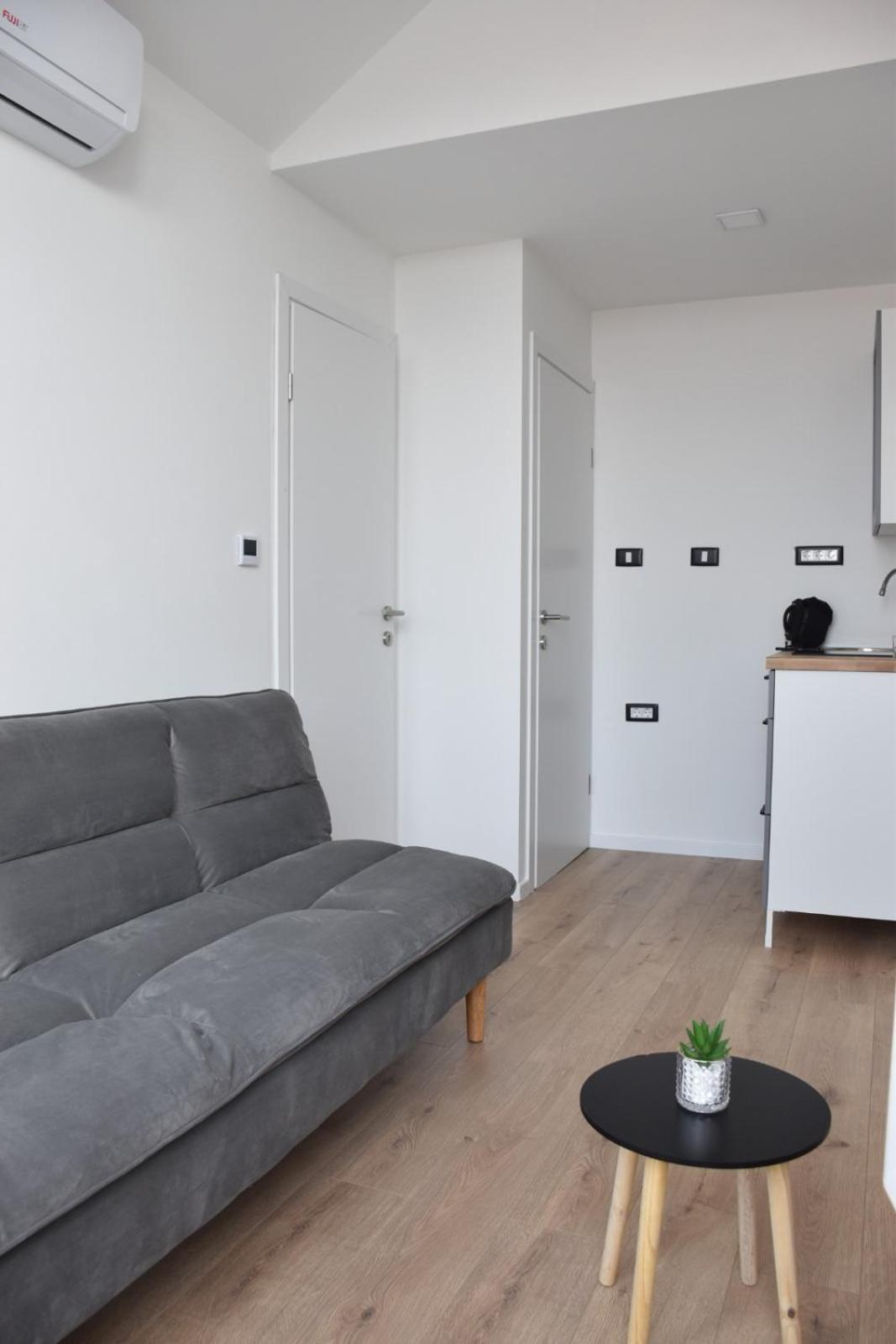 Apartman Lucana Appartement Tribalj Buitenkant foto